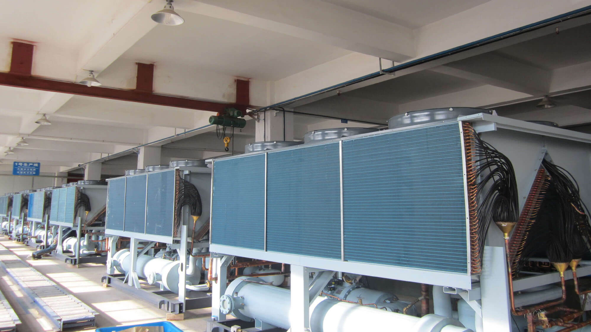 Withair-Air-Cooled-Screw-Heat-Pump-Water-Chiller-Production-Line