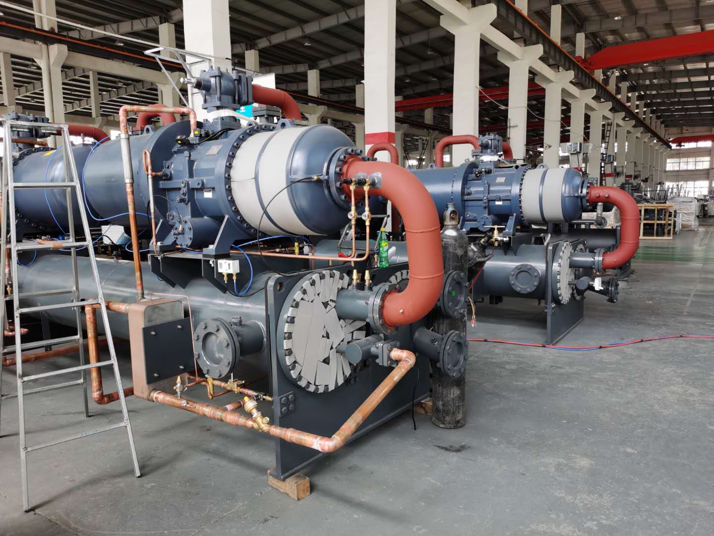 Maximizing the efficiency of generating hot water by High Efficiency Heat Recovery Chiller
